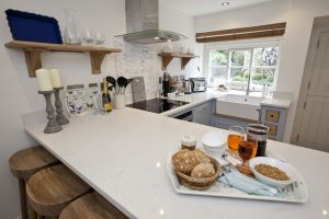 Christina Warwick Cottage 7 sm.jpg